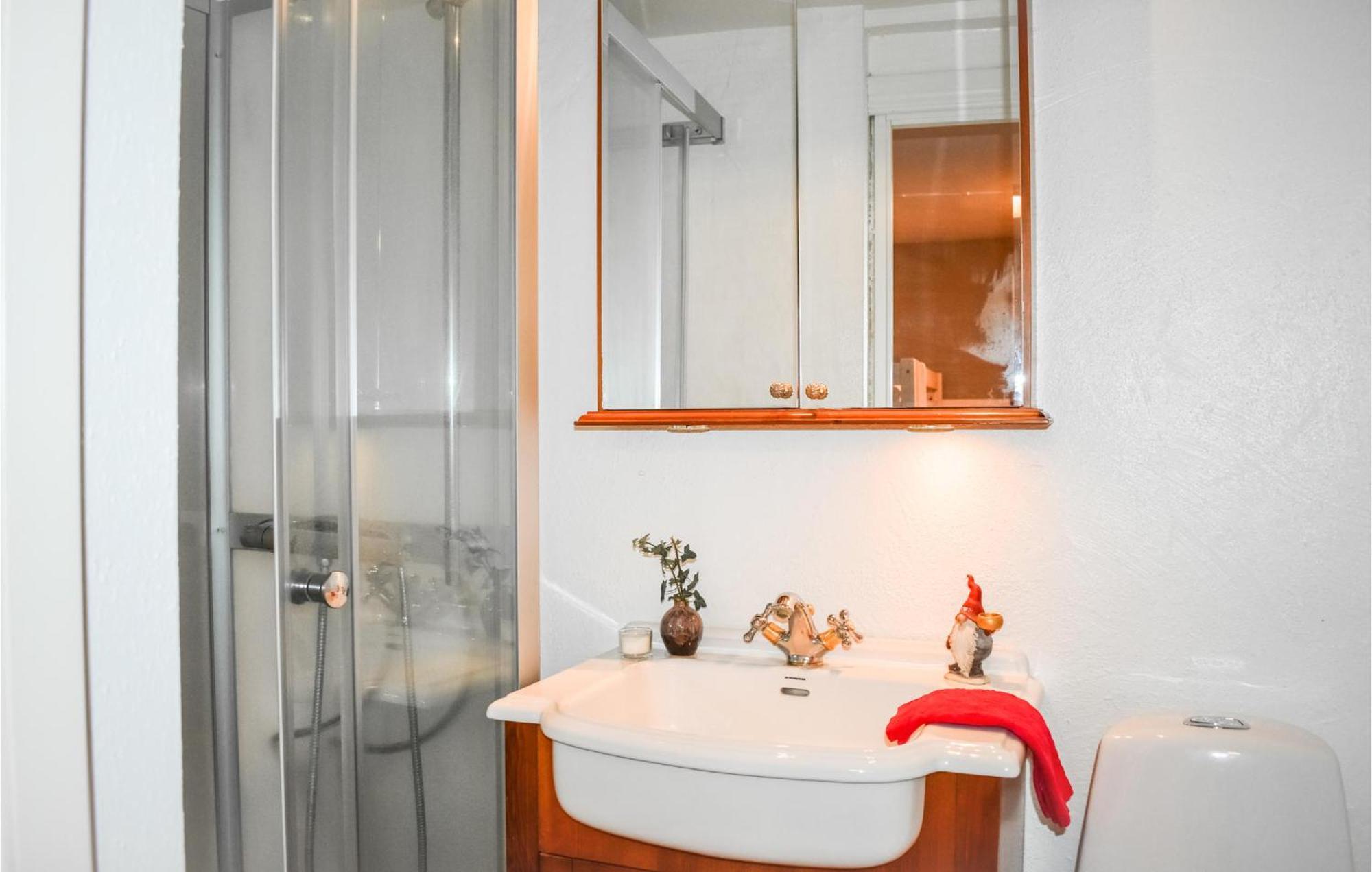1 Bedroom Amazing Apartment In Истад Экстерьер фото
